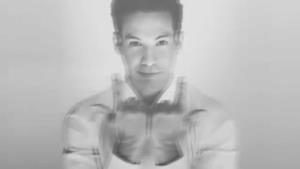 Laidback Luke - Hooked Again (feat. Sam Ashworth) (Video ufficiale e testo)