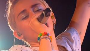 Miley Cyrus intervistata allo show australiano Sunday Night (video)