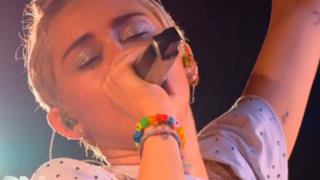 Miley Cyrus intervistata allo show australiano Sunday Night (video)