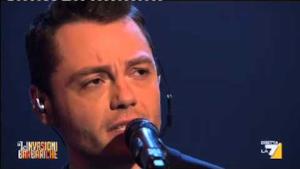 Tiziano Ferro canta La fine di Nesli su La7 [VIDEO]