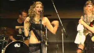 ► Courtney Love Topless (Brazil 13/11/2011)