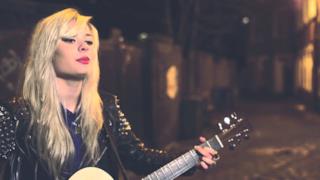 Nina Nesbitt - Stay Out (Video ufficiale e testo)