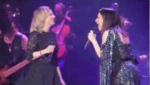 Laura Pausini & Emma Marrone - Duetto Forum di Assago 2013