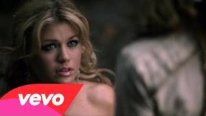 Kelly Clarkson - Behind These Hazel Eyes (Video ufficiale e testo)