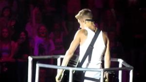 Justin Bieber - Be Alright/Fall, (concerto a Manchester 2013)