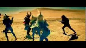 Empire of the Sun - Standing On The Shore (Video ufficiale e testo)