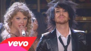 ► Taylor Swift - Sparks Fly