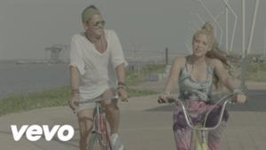 Carlos Vives - La Bicicleta (Video ufficiale e testo)