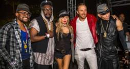 Black Eyed Peas presentano il nuovo singolo Awesome al Coachella 2015 con David Guetta