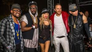 Black Eyed Peas presentano il nuovo singolo Awesome al Coachella 2015 con David Guetta