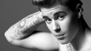 Justin Bieber modello nella nuova pubblicità di Calvin Klein (video)