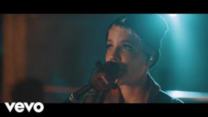 Halsey - Eyes Closed (Video ufficiale e testo)