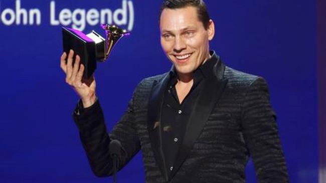 Tiësto ritira il premio per il "best remixed recording" ai Grammy Awards 2015