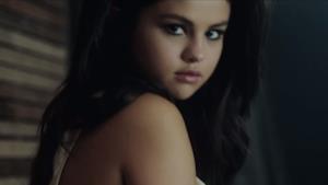 Selena Gomez ad alto tasso erotico nel video per Good For You