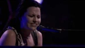 Evanescence - Breathe no more (live) (Video ufficiale e testo)