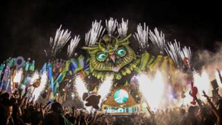 Dimitri Vegas & Like Mike @EDC Las Vegas 2015