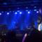 Nick Cave cade dal palco all'Atp Iceland Festival 2013