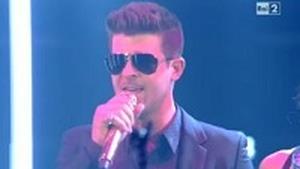 Robin Thicke a The Voice of Italy canta Blurred Lines