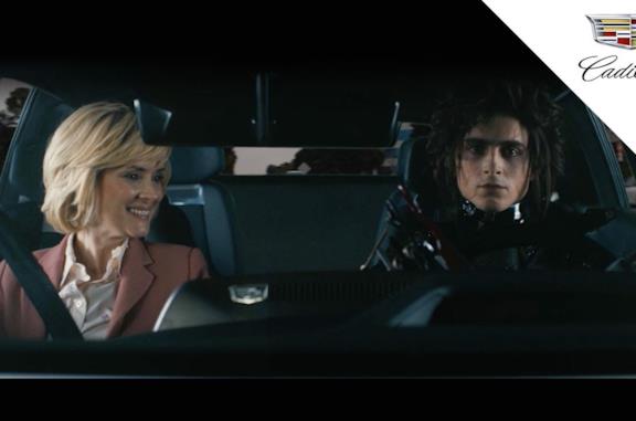 Super Bowl, Timothée Chalamet e Winona Ryder sono protagonisti dello spot a tema Edward mani di forbice