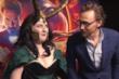 Tom Hiddleston sorprende I fan del suo Loki comprendo all'improvviso alle loro spalle